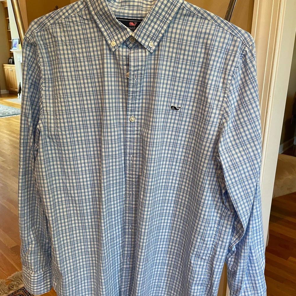 Vineyard Vines EUC Mens slim fit L whale shirt (dress shirt.) Blue and white.